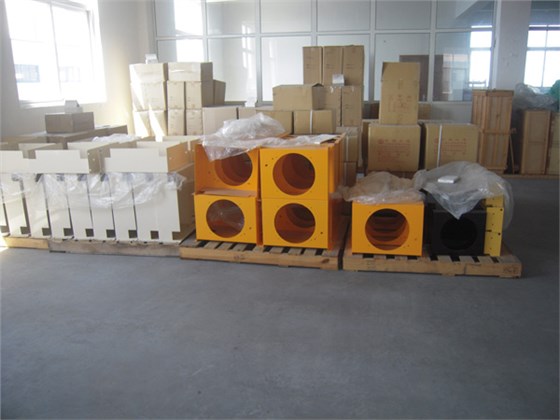 睿佳風(fēng)冷卻器-風(fēng)冷卻器配件一角.JPG