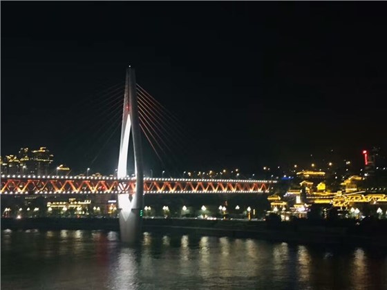 長江夜景.jpg