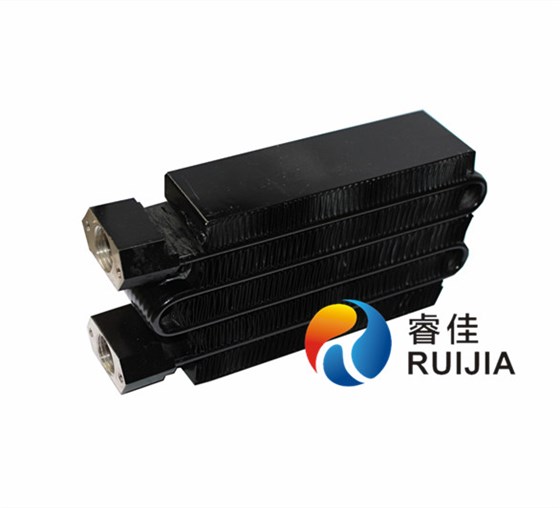無油空壓機(jī)后部冷卻器.jpg