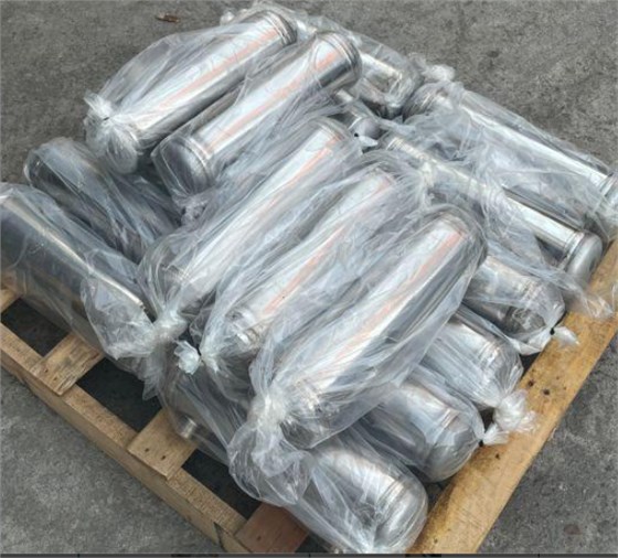 列管式水冷換熱器打包發(fā)貨