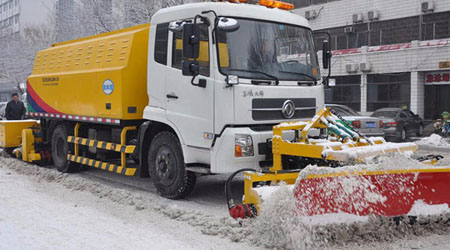 掃雪車作業(yè)