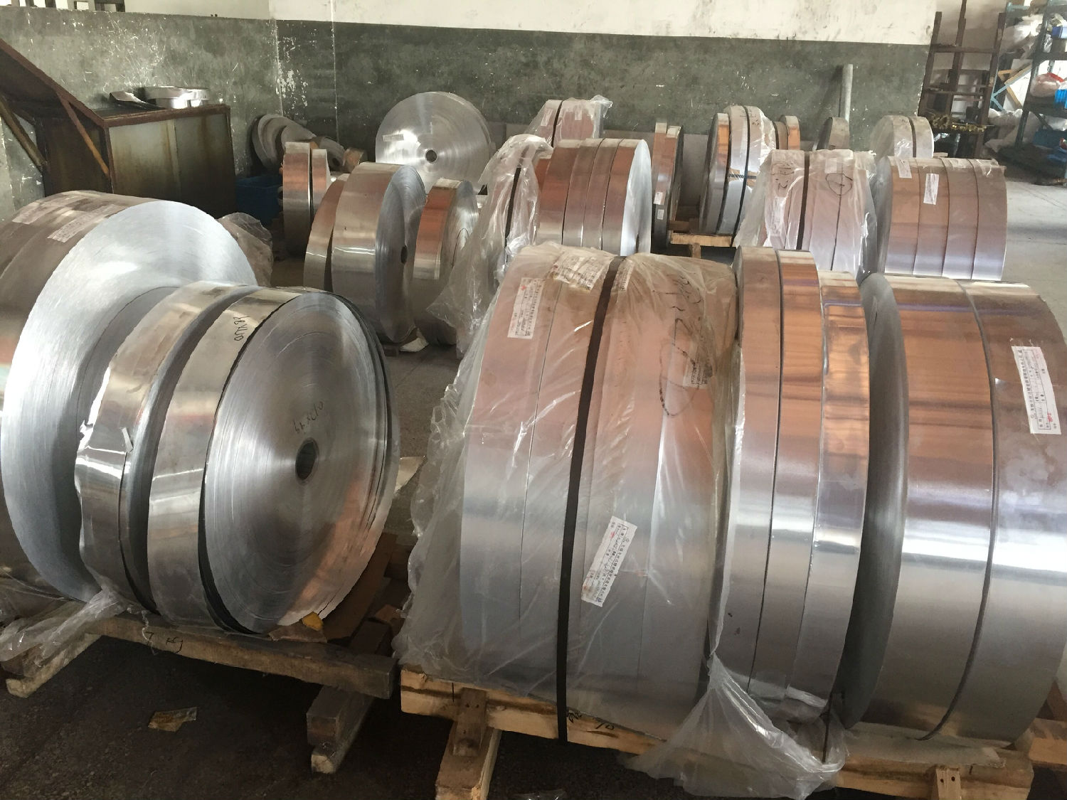 睿佳冷卻器廠家工廠原材料存放區(qū)
