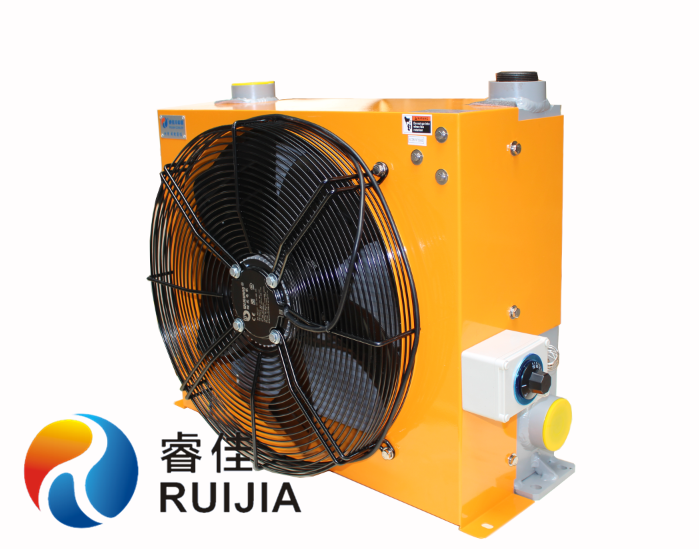 農(nóng)業(yè)機(jī)械春種忙，風(fēng)冷式<font color='red'>液壓油散熱器</font>顯神功！