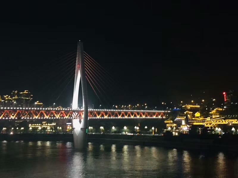 長江夜景.jpg
