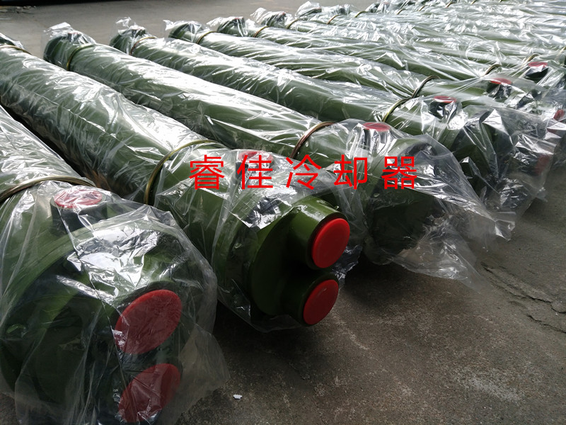 外國客戶定購<font color='red'>液壓油水冷卻器</font>