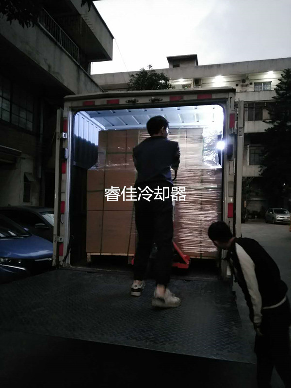 風(fēng)冷液壓油散熱器RJ-405D發(fā)貨.jpg
