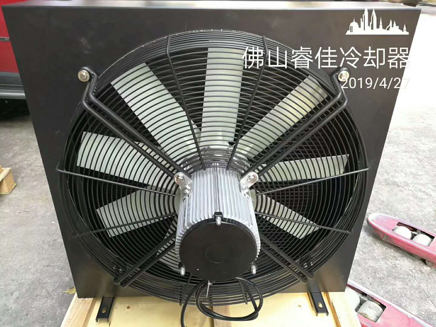 非標(biāo)定制<font color='red'>風(fēng)冷散熱器</font>，找睿佳冷卻器