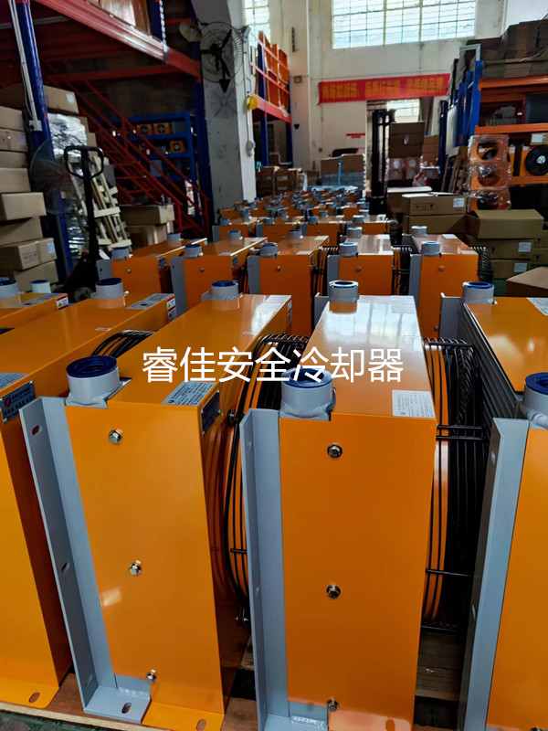 冷卻器打包發(fā)貨
