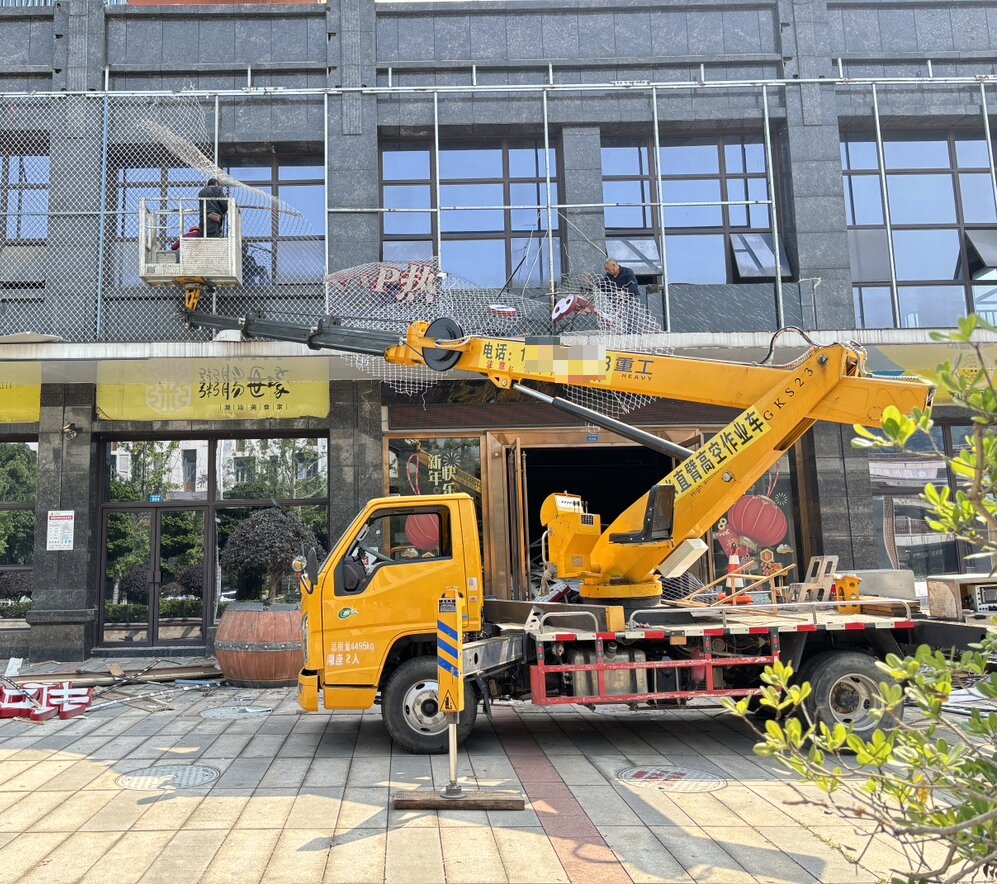 高空作業(yè)車加裝液壓油散熱器.jpg