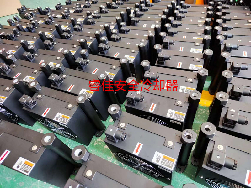廣東<font color='red'>冷卻器廠家</font>：小型液壓站冷卻器RC0510T