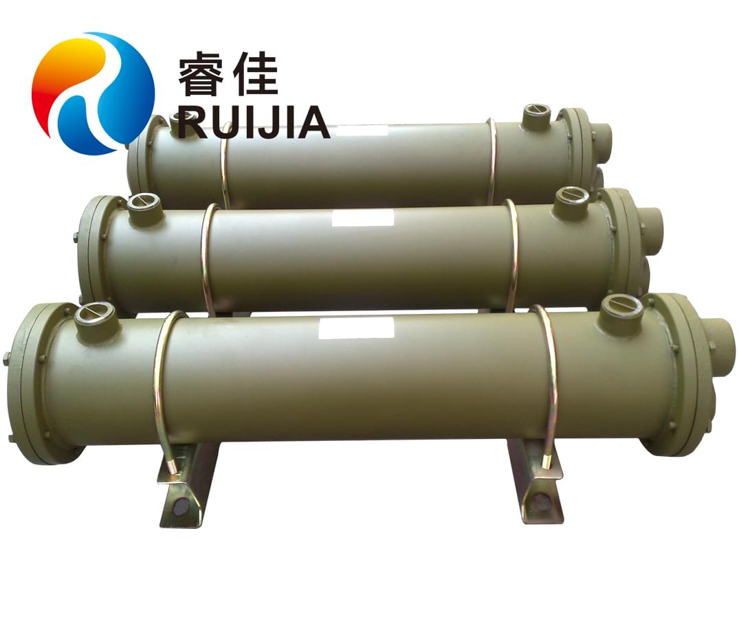 注塑機要冷卻用風(fēng)冷器好還是<font color='red'>水冷卻器</font>好？