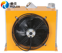青島重工優(yōu)化生產(chǎn)線 風冷卻器也在路上