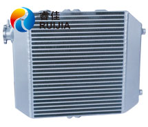 <font color='red'>挖掘機水箱</font>